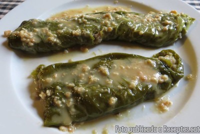 Pebrots verds farcits amb botifarra de perol i calamar